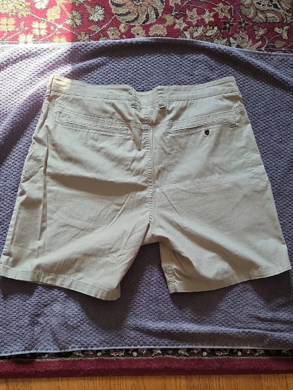 Hurley Men's Flat Front Shorts in Light Khaki